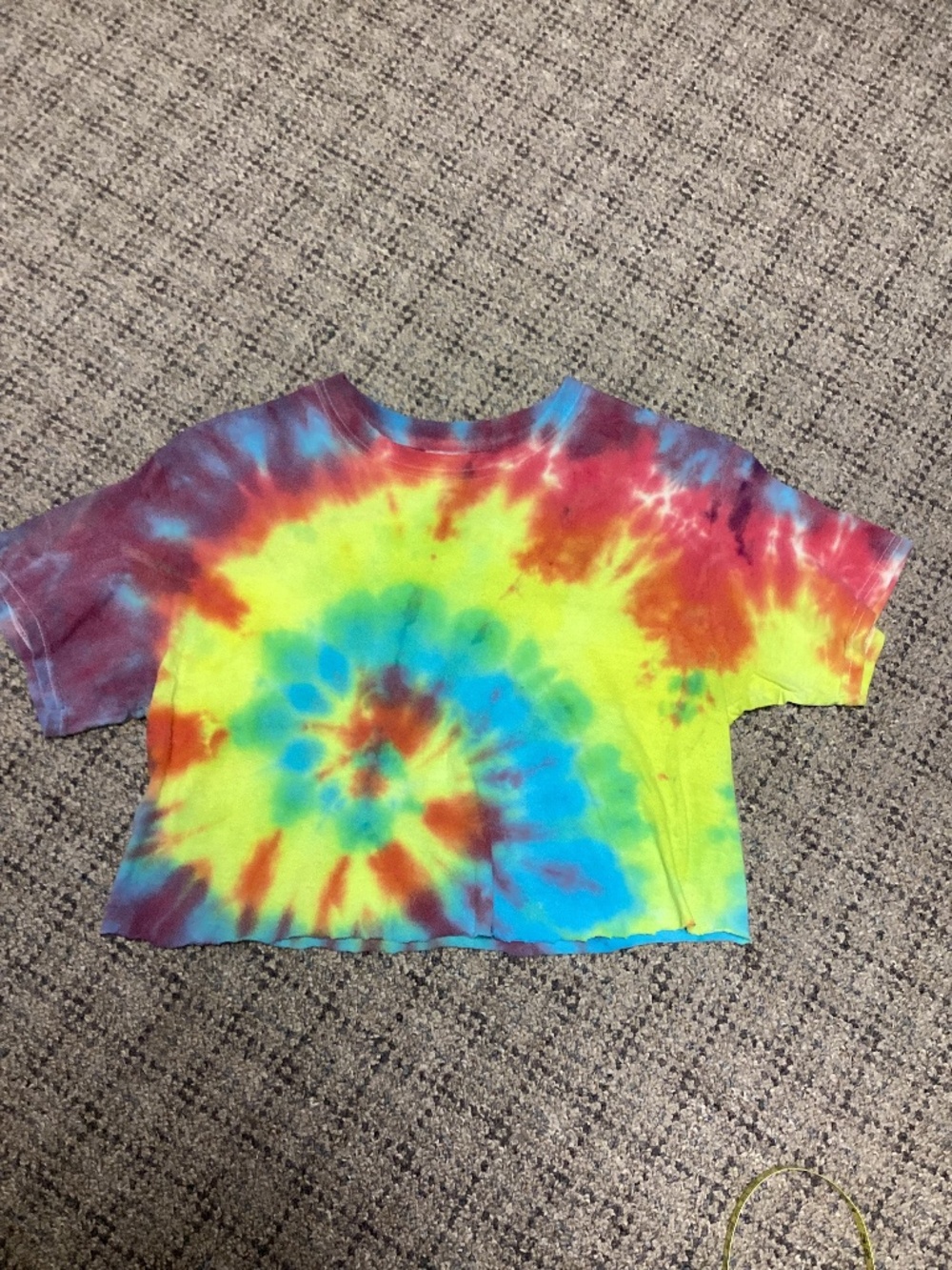 Gildan Spiral Tie-Dye Crop Tee in Yellow, Blue & Red Size S
